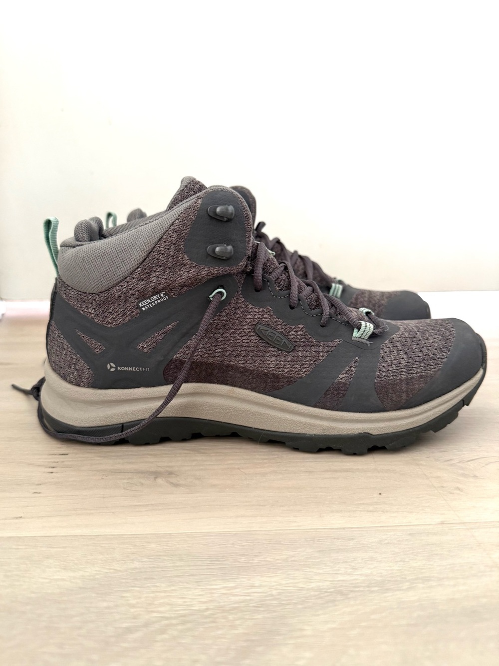 NWOT Keen Waterproof Hiking Boot